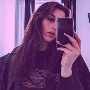 Meet your Posher, Chloe